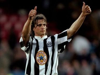 David Ginola playing for Newcastle United in 1997